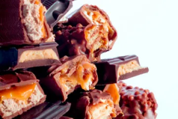 Fudge cubierto con chocolate.