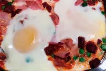 Huevos al plato hechos en el horno.