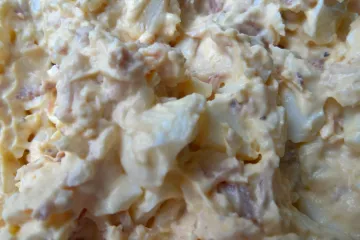 Ensalada de huevo y bacon.