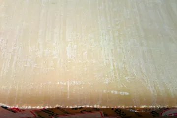 Un trozo de queso Gruyère.