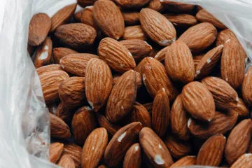 Almendras sin cáscara.