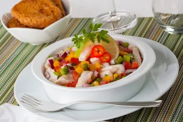 Cebiche de camarones al estilo de Ecuador.