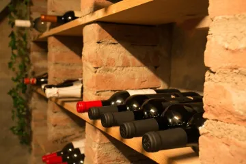 Bodega habiliada en un sótano.