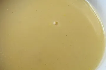 Sopa aterciopelada de caldo de ave.