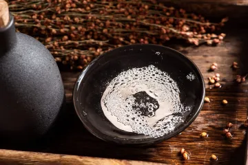 Baijiu, licor fuerte popular en china.