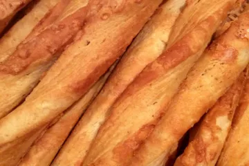 Palitos de queso de masa quebrada.