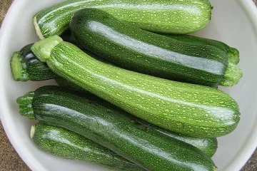 Calabacines lavados.
