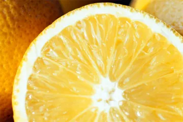 Meida naranja.