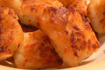 Tortilas de puré de patata o tater tots.