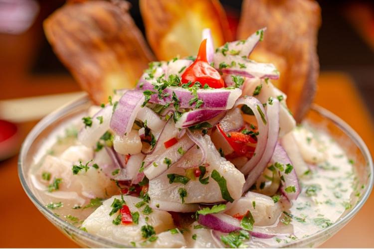 Cebiche de pescado al estilo peruano.