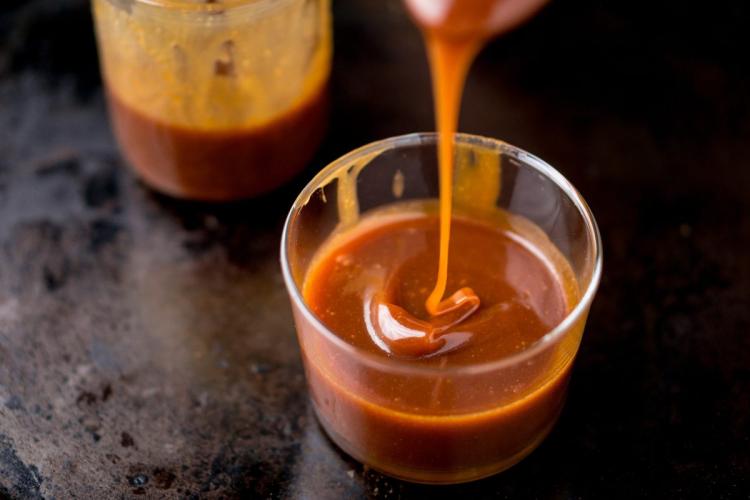 Salsa de caramelo.