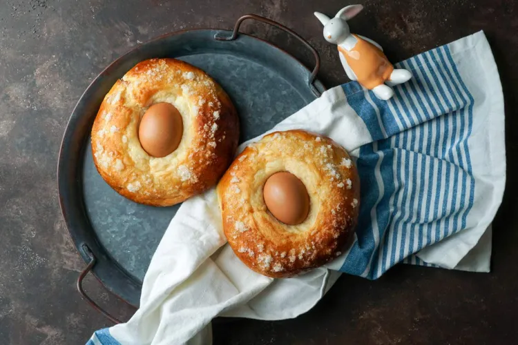 Monas de Pascua tradicionales, con huevo duro.