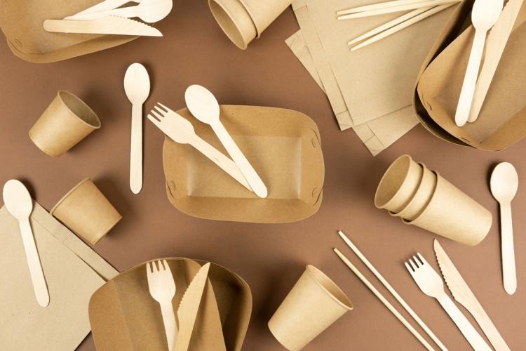 Contenedores de comida, vasos, platos, cubiertos ecológicos y sin plástico.