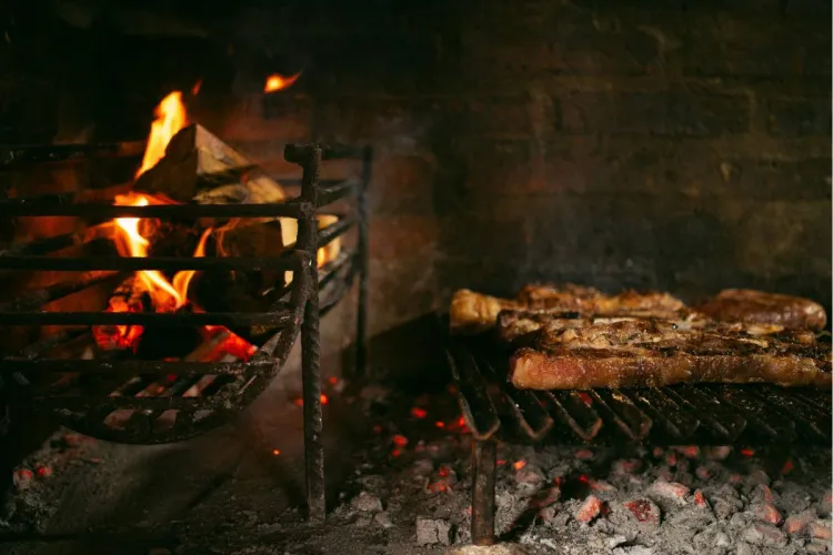 El fuego sigue siendo una de las formas principales para cocinar.