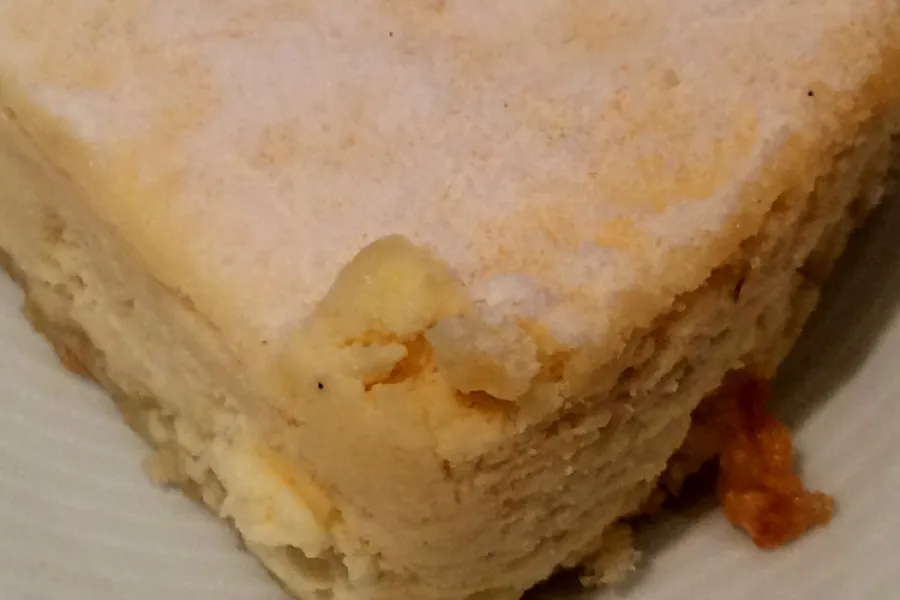 Tarta de queso y vainilla con base de galleta.