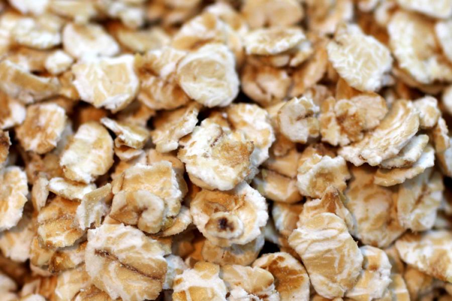 Detalle de avena en copos.