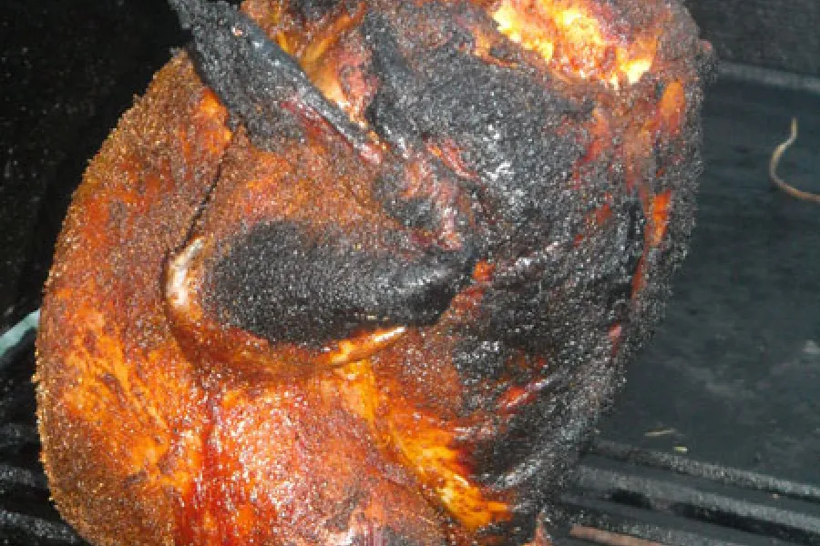 Pollo a la cerveza en barbacoa.