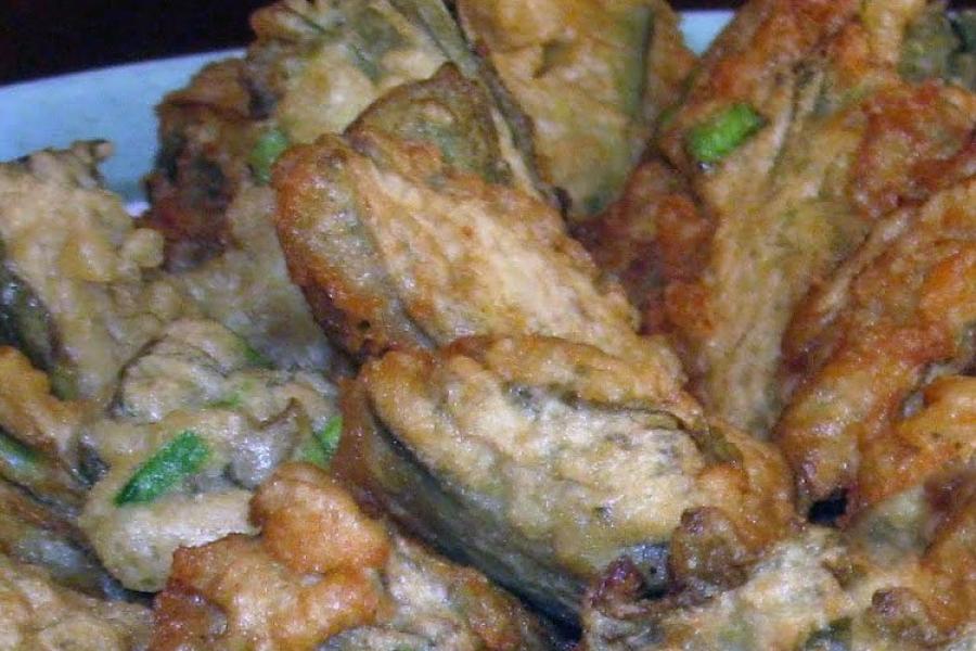 Alcachofas rebozadas y fritas.