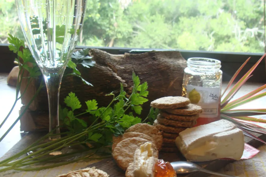 Tortas de avena, queso y vino.