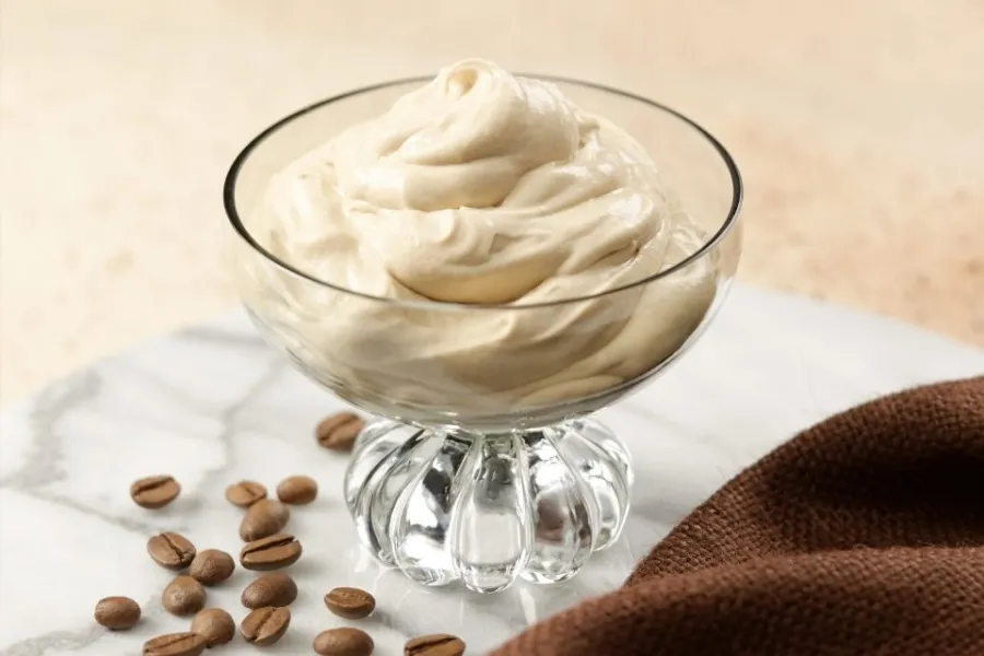 Mousse de café en copa de cristal.