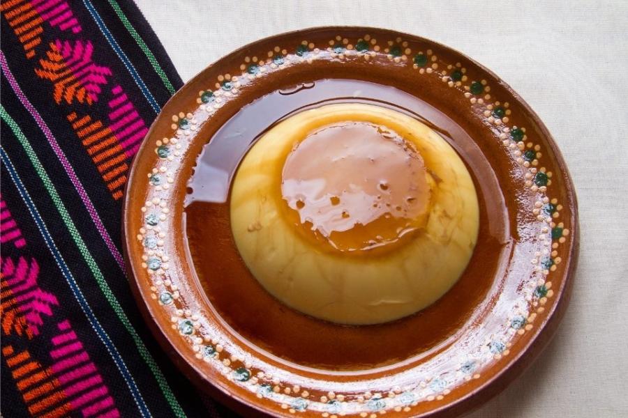 Flan de huevo al estilo mexicano.