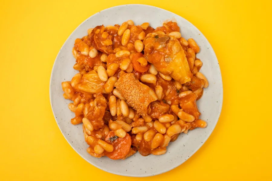 Un plato con callos al estilo de oporto.