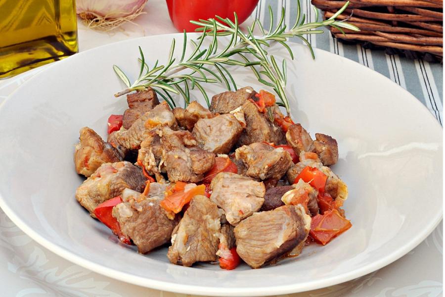 Un plato de caldereta de cordero.