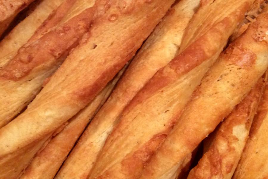 Palitos de pan y queso.