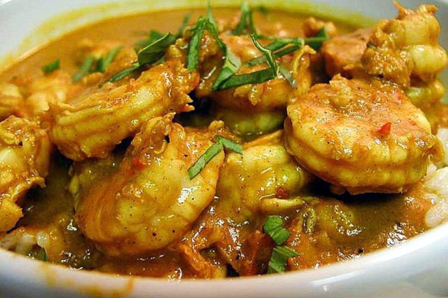 Curry de gambas con leche de coco.