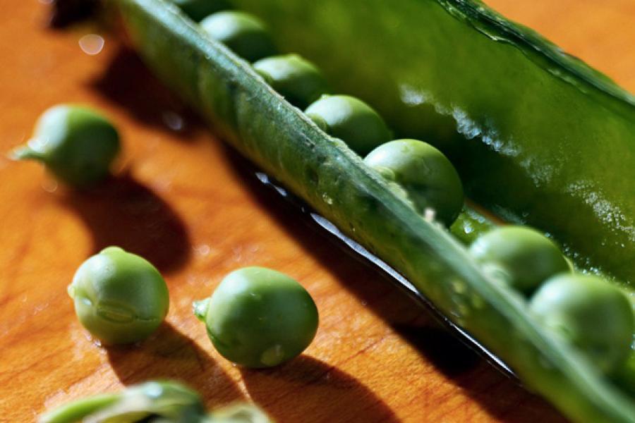 Guisantes en su vaina.